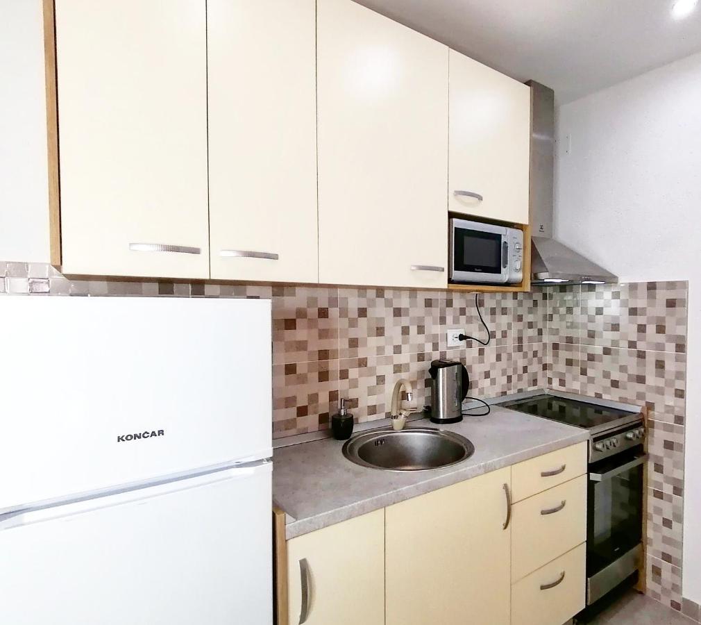 Apartmani Buljubasic Baška Voda Eksteriør bilde
