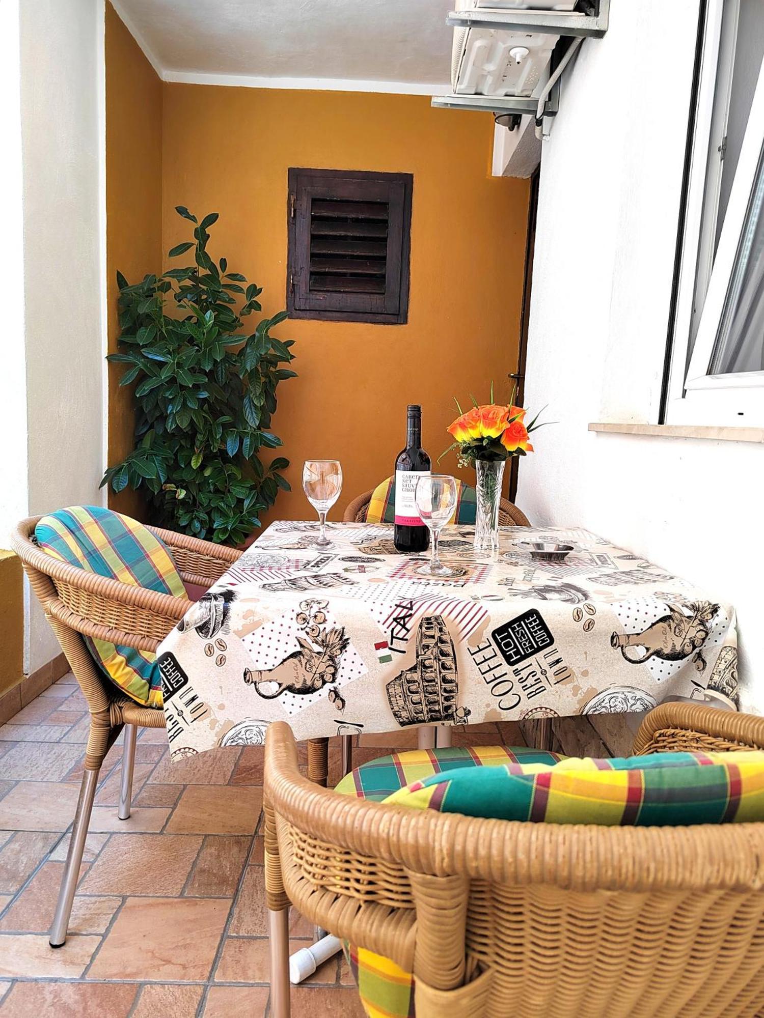 Apartmani Buljubasic Baška Voda Rom bilde